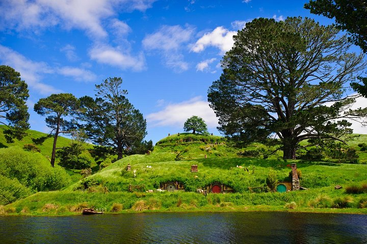 Hobbiton Movie Set